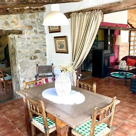 Chalet With 4 Bedrooms In With Wonderful Mountain View Private Pool And Furnished Terrace 6 Km From The Slopes Шале Камарена-де-ла-Сьерра