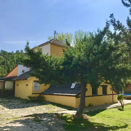Chalet With 4 Bedrooms In With Wonderful Mountain View Private Pool And Furnished Terrace 6 Km From The Slopes Шале Камарена-де-ла-Сьерра