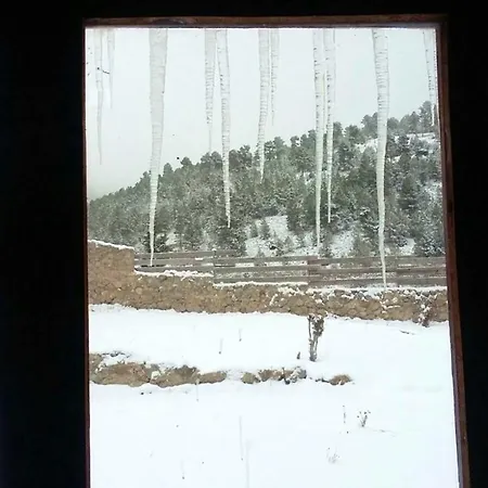 Шале Chalet With 4 Bedrooms In With Wonderful Mountain View Private Pool And Furnished Terrace 6 Km From The Slopes Камарена-де-ла-Сьерра