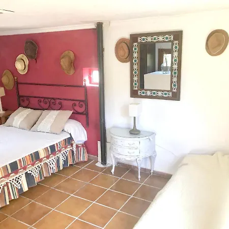 Chalet With 4 Bedrooms In With Wonderful Mountain View Private Pool And Furnished Terrace 6 Km From The Slopes *
